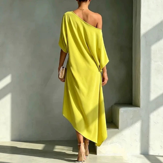 Elegante vestido asimétrico